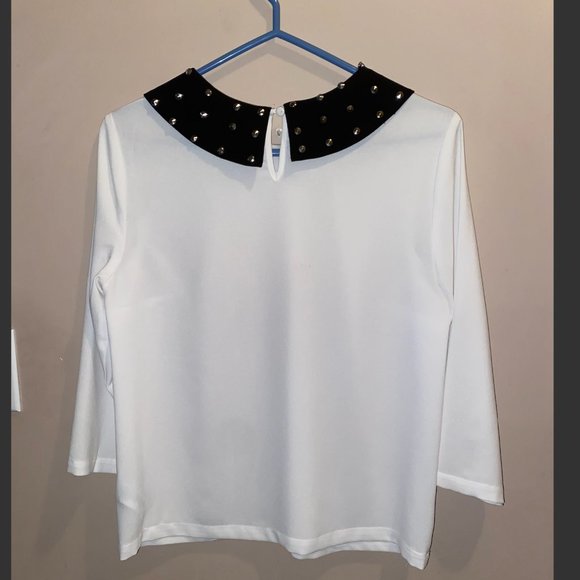 Forever 21 White work blouse, black collar with studs - Picture 2 of 3